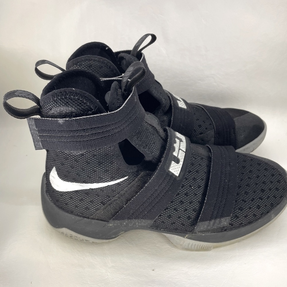 Lebron James Soldier 11 Basketball shoes